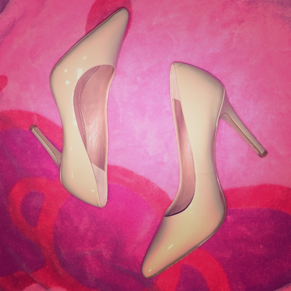 Vince Camuto Classic Nude Patent Pumps Heel